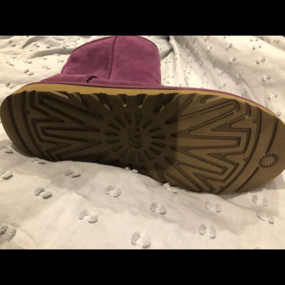 Ugg boots / Size 8 adults Size 6 children - Picture 4 of 5